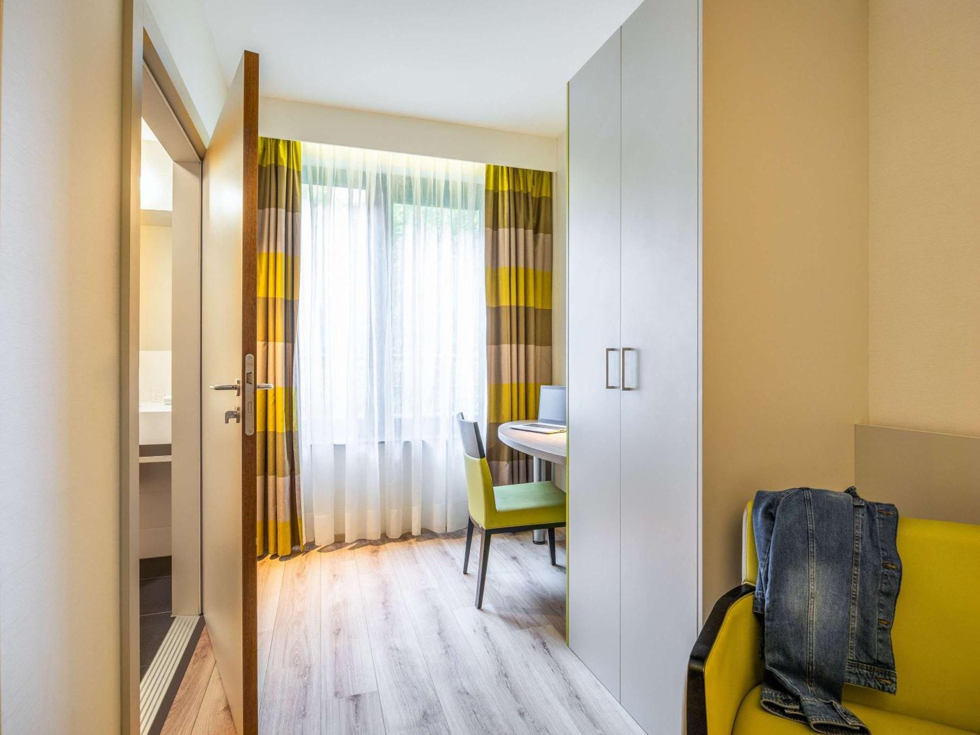 ibis Styles Hotel Brussels Centre Stéphanie Saint-Gilles Exterior foto