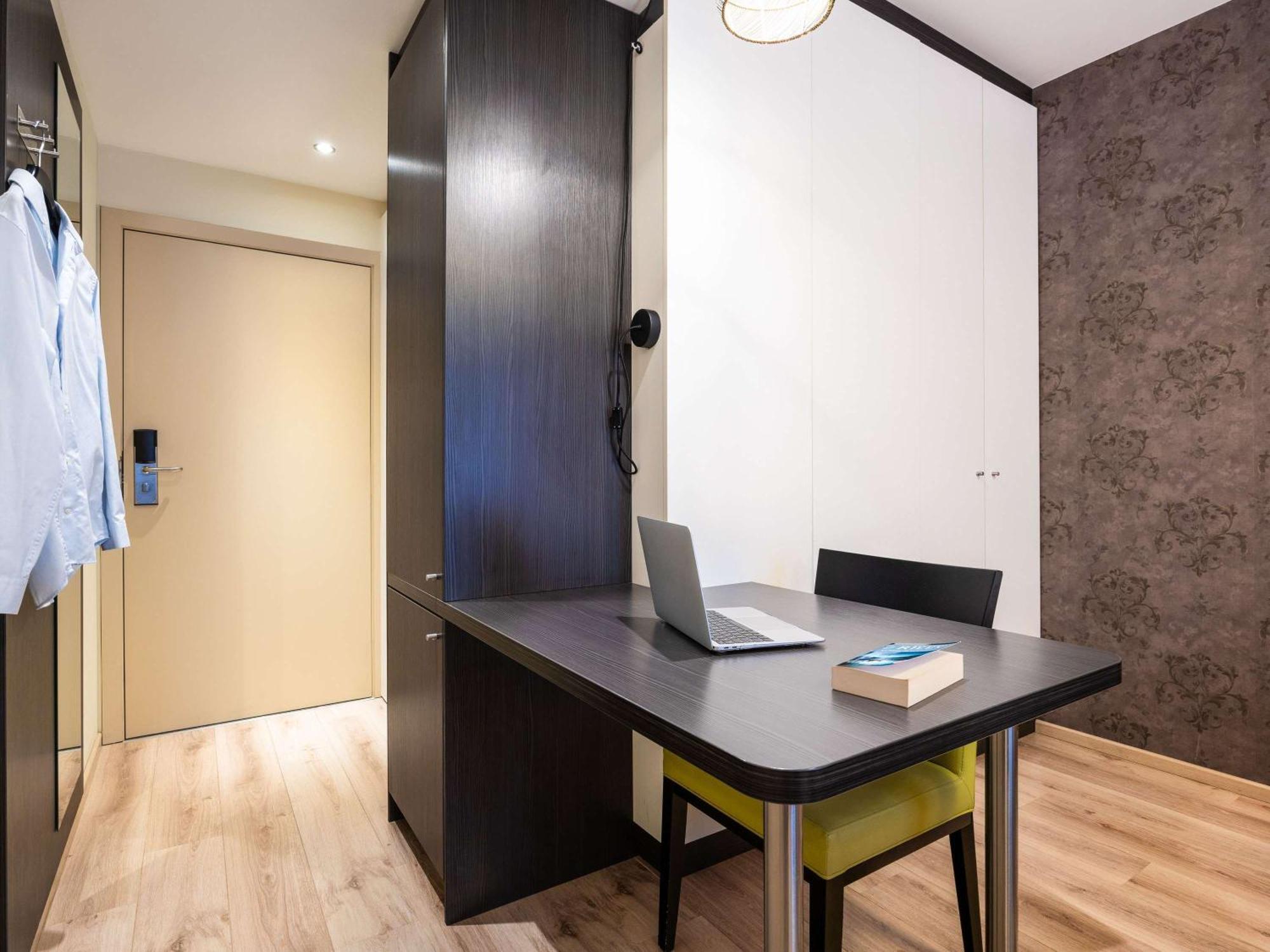 ibis Styles Hotel Brussels Centre Stéphanie Saint-Gilles Exterior foto