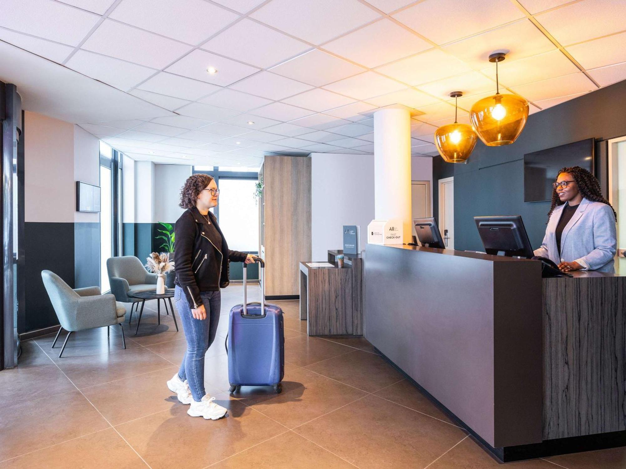 ibis Styles Hotel Brussels Centre Stéphanie Saint-Gilles Exterior foto